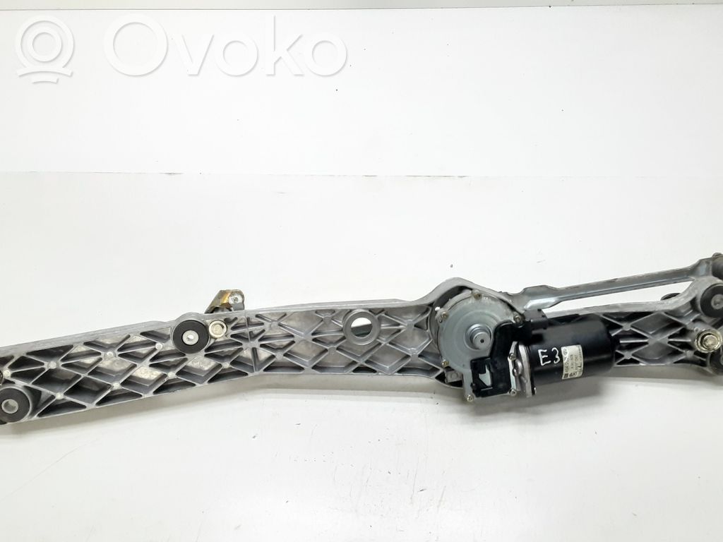 BMW 5 E39 Front wiper linkage and motor 