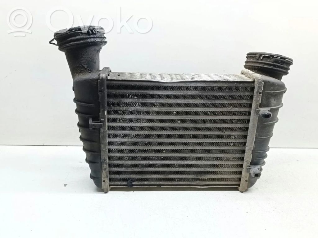 Volkswagen PASSAT B5.5 Interkūlerio radiatorius 