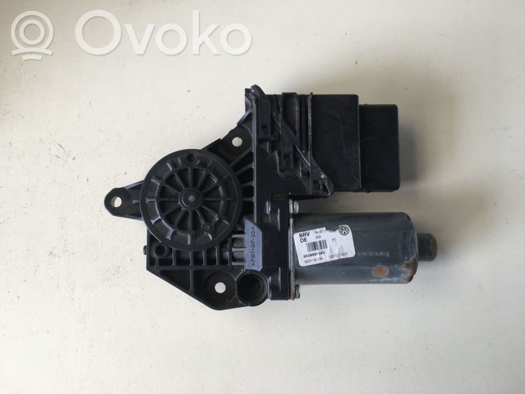 Volkswagen Golf VI Takaoven ikkunan nostomoottori 