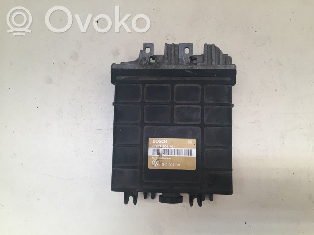 Volkswagen Golf III Engine control unit/module 