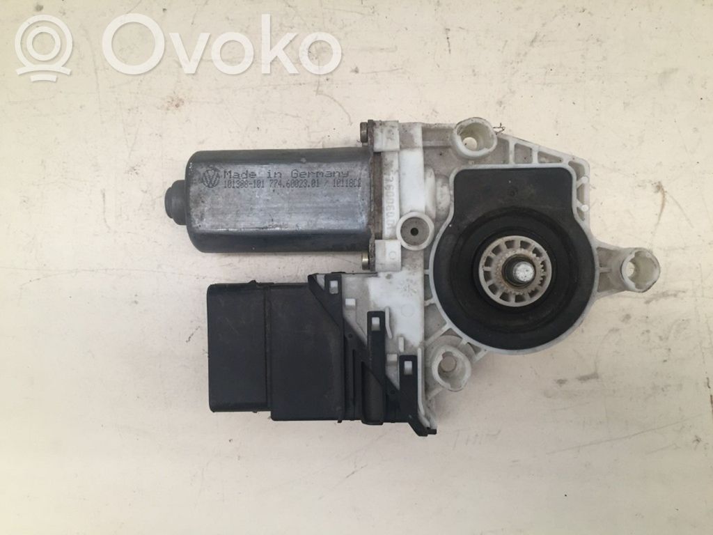 Volkswagen Golf IV Motor del regulador de la ventanilla de la puerta delantera 