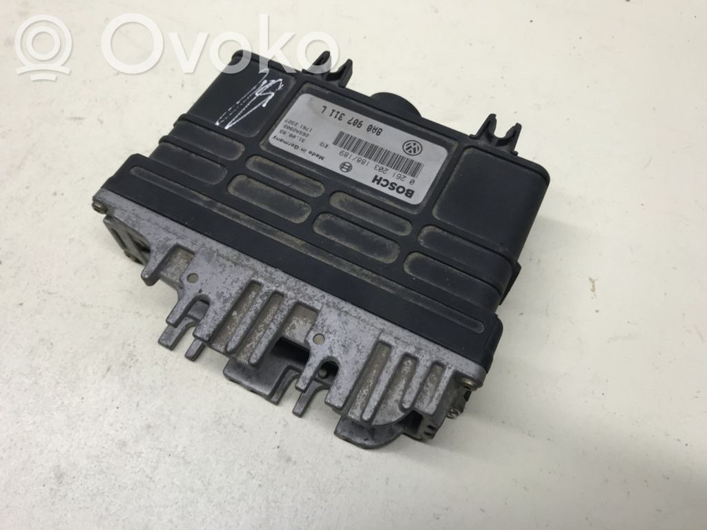 Volkswagen PASSAT B4 Engine control unit/module 