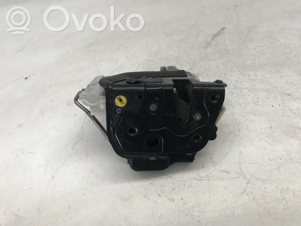 Audi A4 S4 B6 8E 8H Zamek drzwi tylnych 