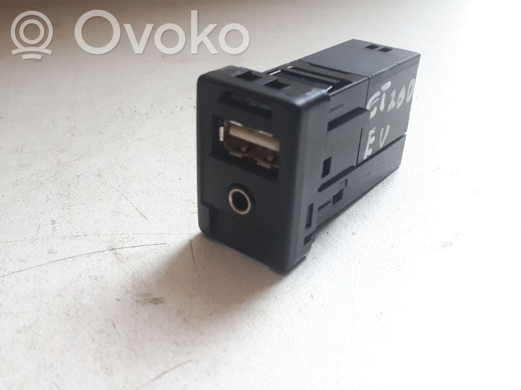 Lexus CT 200H USB socket connector 