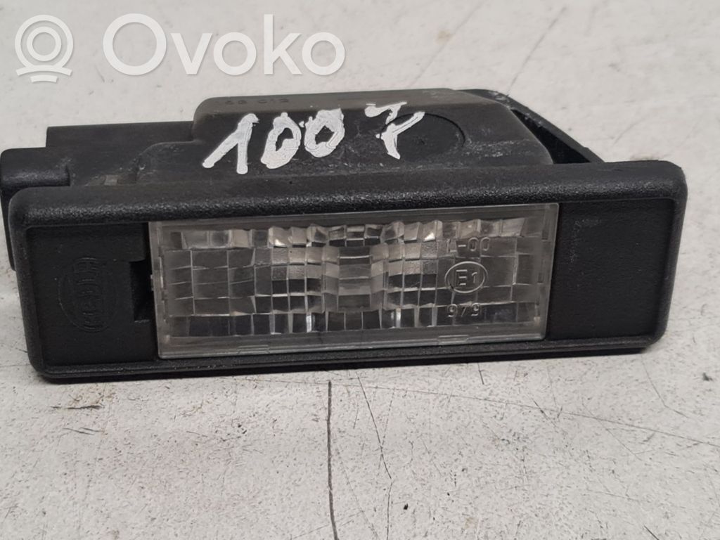 Peugeot 1007 Number plate light 