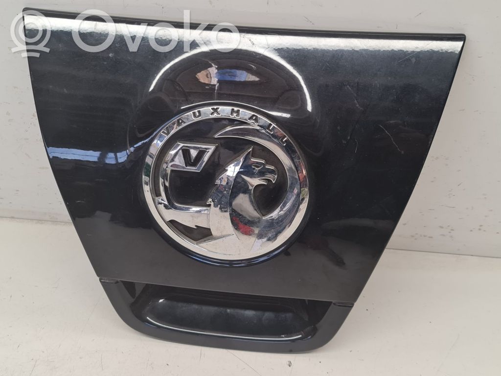 Opel Astra J Tailgate trim 
