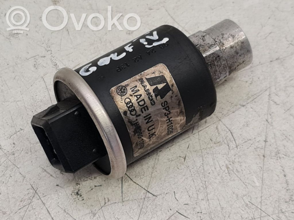 Volkswagen Golf IV Czujnik ciśnienia klimatyzacji A/C 