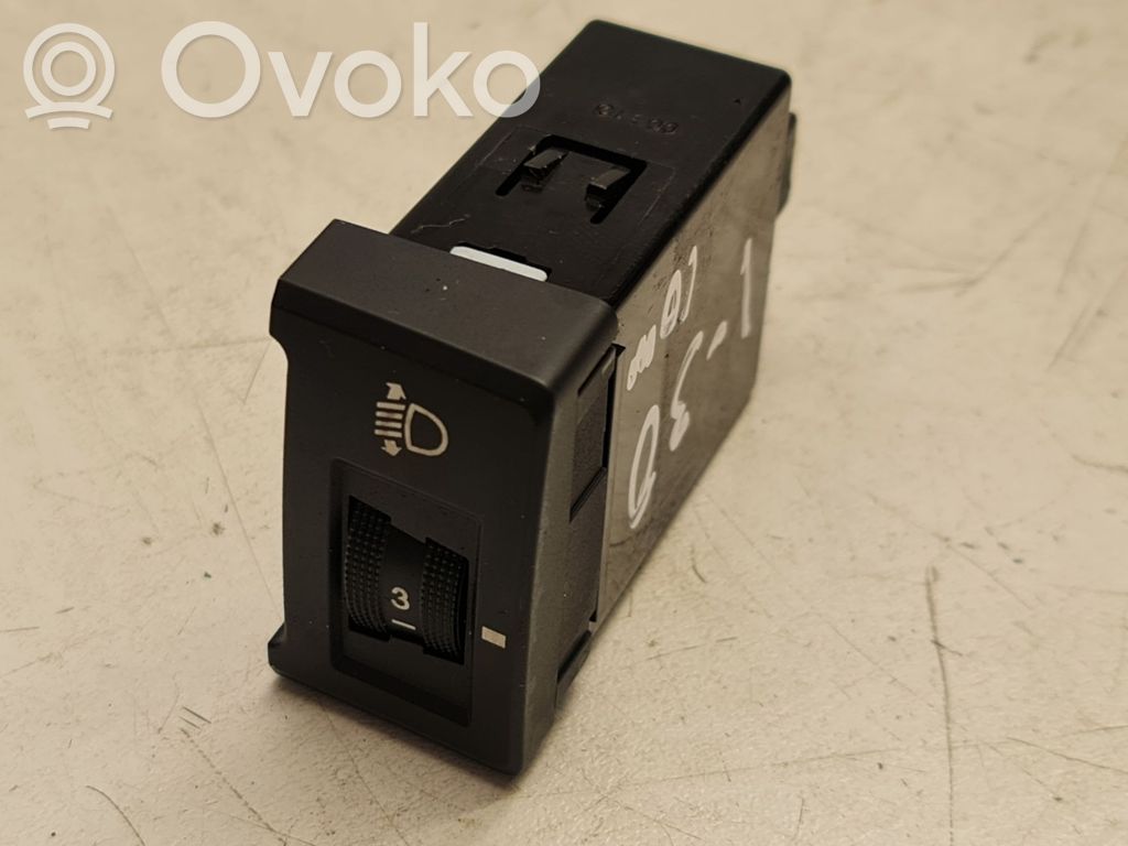 Hyundai i30 Headlight level height control switch 