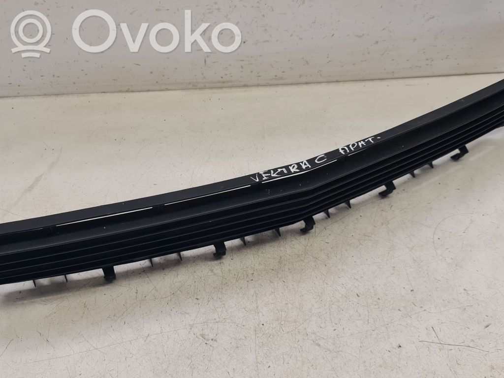 Opel Vectra C Kratka dolna zderzaka przedniego 
