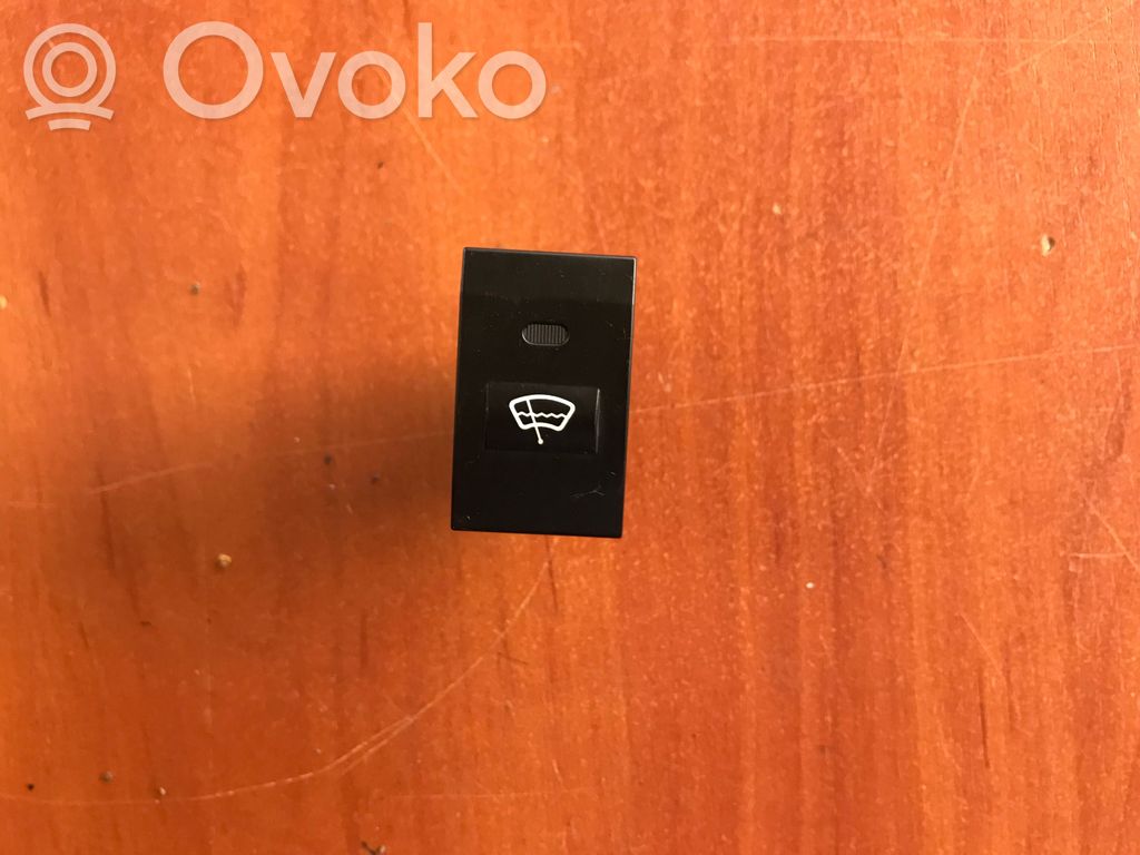 KIA Sorento Tailgate glass/window release handle 