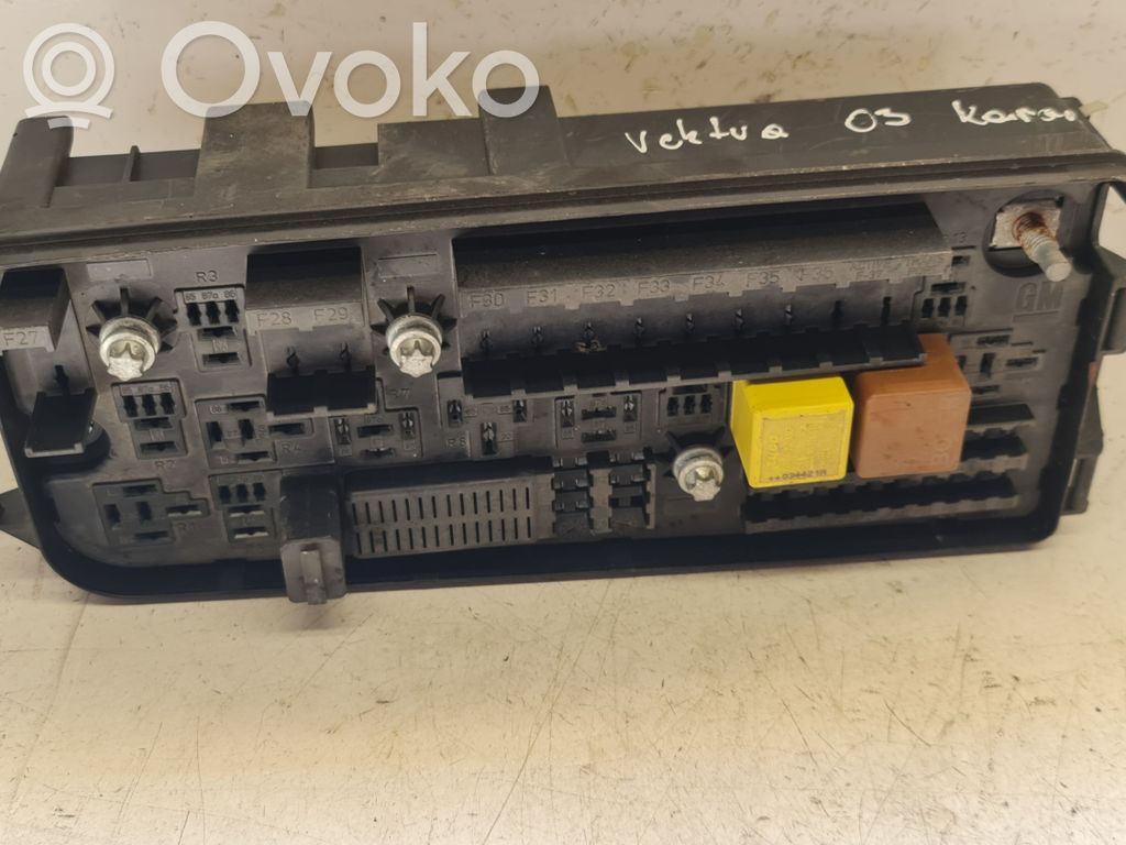 Opel Vectra C Fuse module 