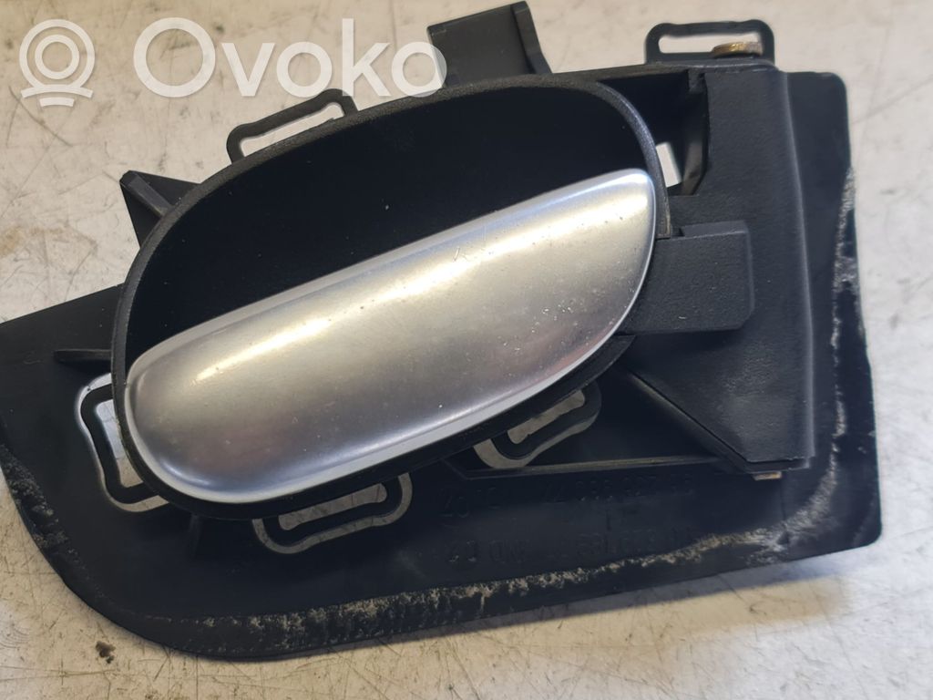 Peugeot 206 Rear door interior handle 
