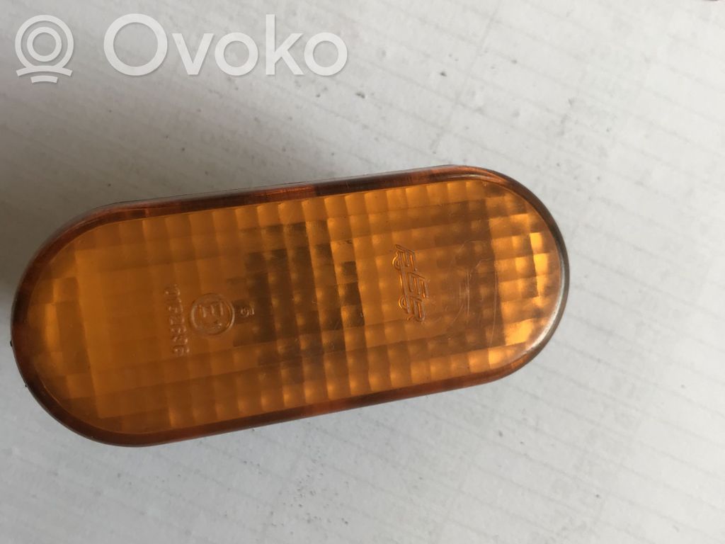 Volkswagen PASSAT B4 Seitenblinker 