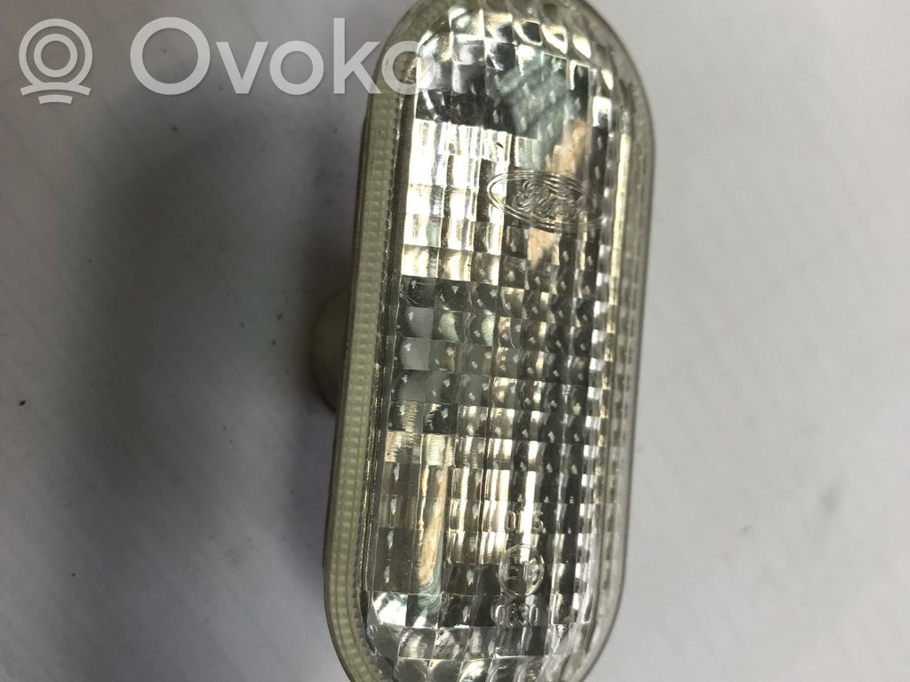 Ford Focus Front fender indicator light 