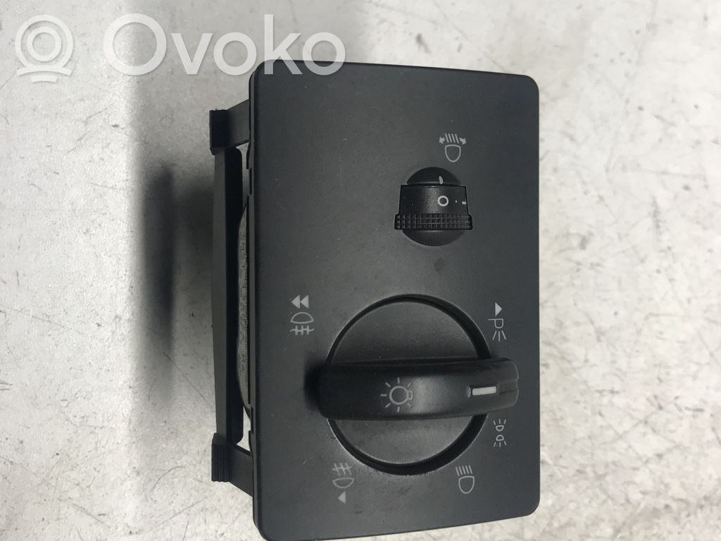 Ford Focus Light switch 
