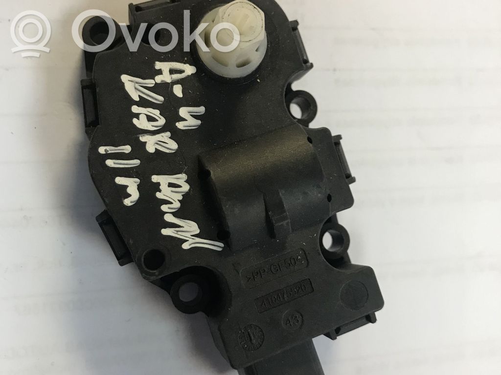 Audi A4 S4 B8 8K Silniczek nagrzewnicy 