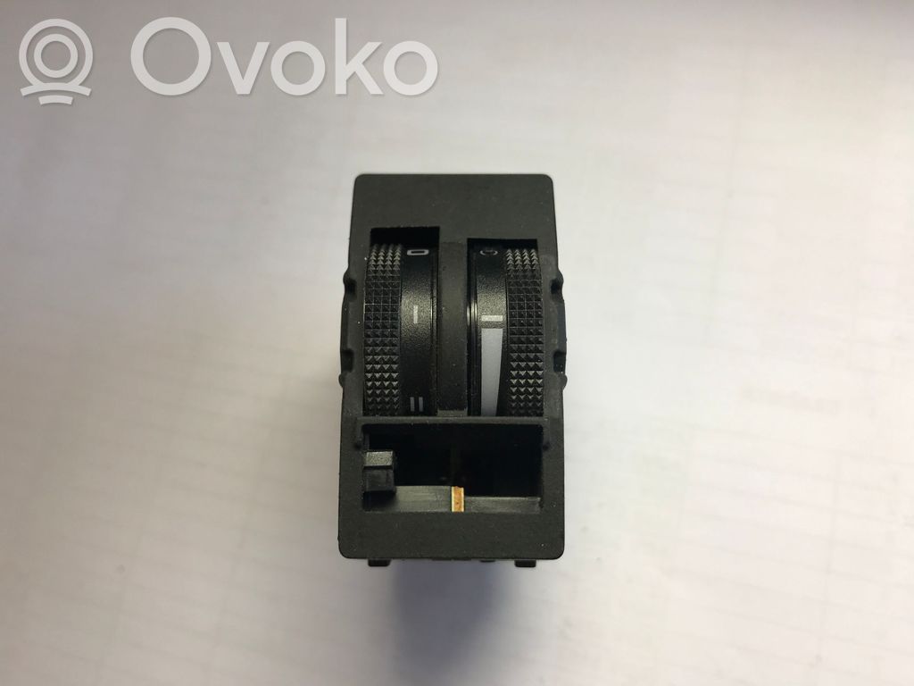 Audi A3 S3 8L Headlight level height control switch 