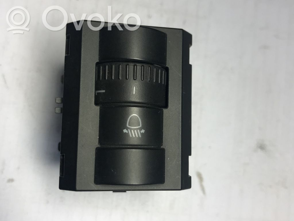 Skoda Fabia Mk2 (5J) Bouton commande réglage hauteur de phares 