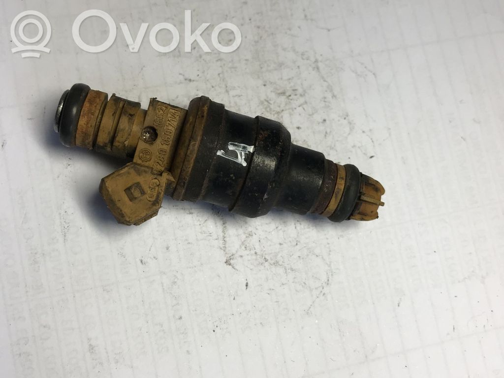 BMW 7 E32 Fuel injector 
