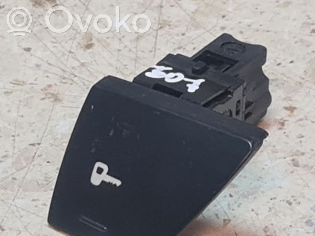 Peugeot 307 Central locking switch button 