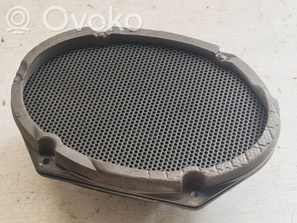 Ford Focus Skaļrunis (-i) pakaļējās durvīs 