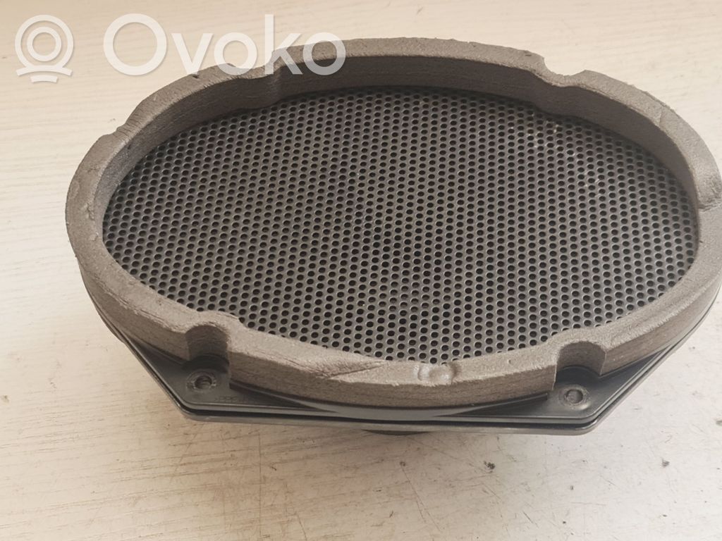 Ford Focus Skaļrunis (-i) pakaļējās durvīs 