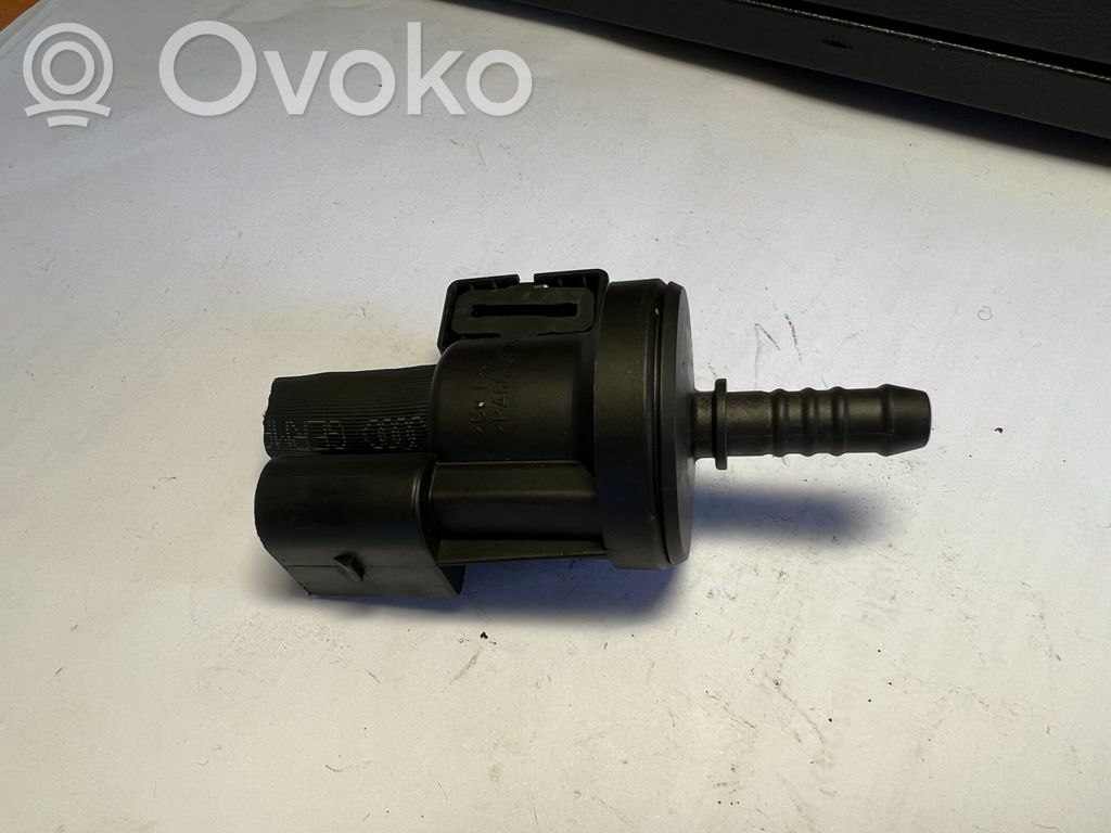 Audi A4 S4 B7 8E 8H Vacuum valve 