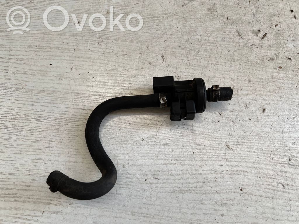 Audi A4 S4 B7 8E 8H Vacuum valve 