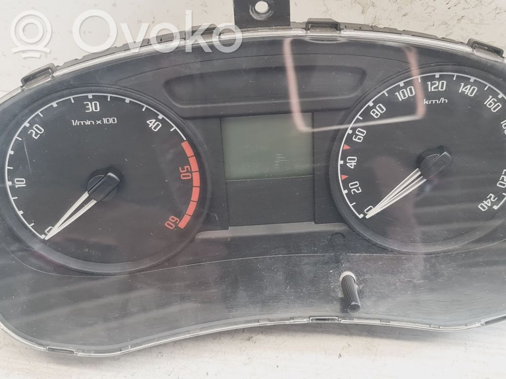 Skoda Praktik (5J8) Licznik / Prędkościomierz 