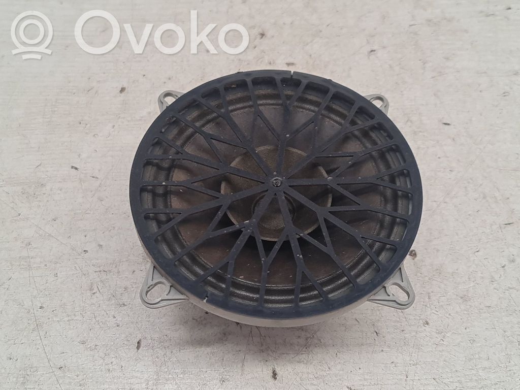 Citroen C3 Garsiakalbis (-iai) galinėse duryse 