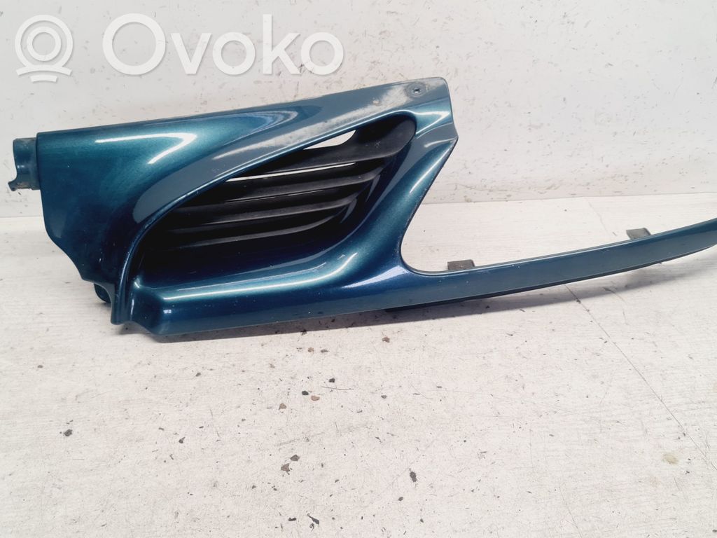 Renault Megane I Etupuskurin ylempi jäähdytinsäleikkö 