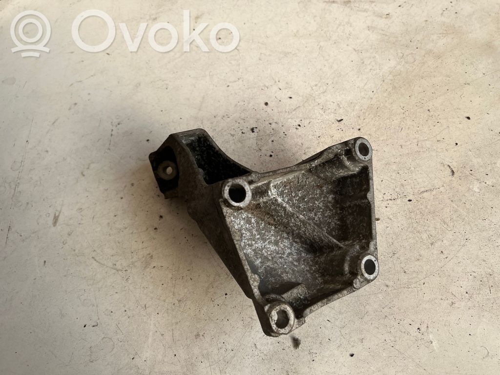 Audi A6 S6 C5 4B Engine mounting bracket 