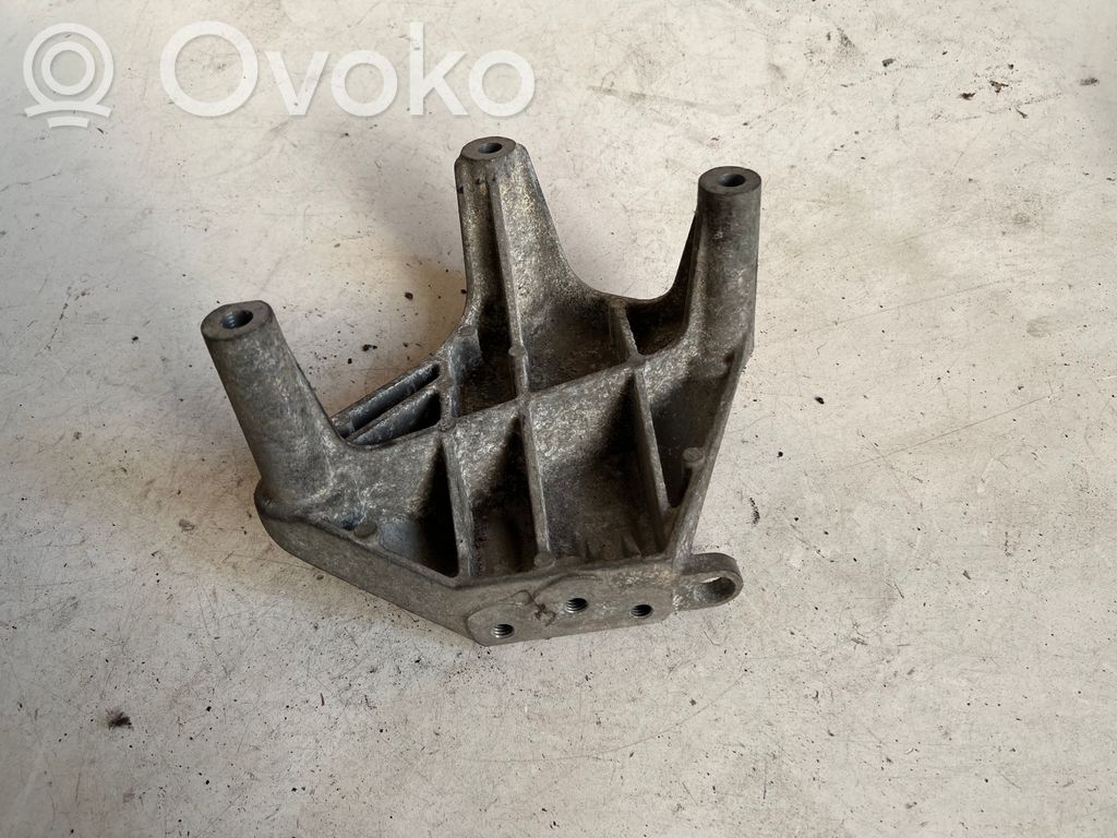 Opel Astra H Engine mounting bracket 
