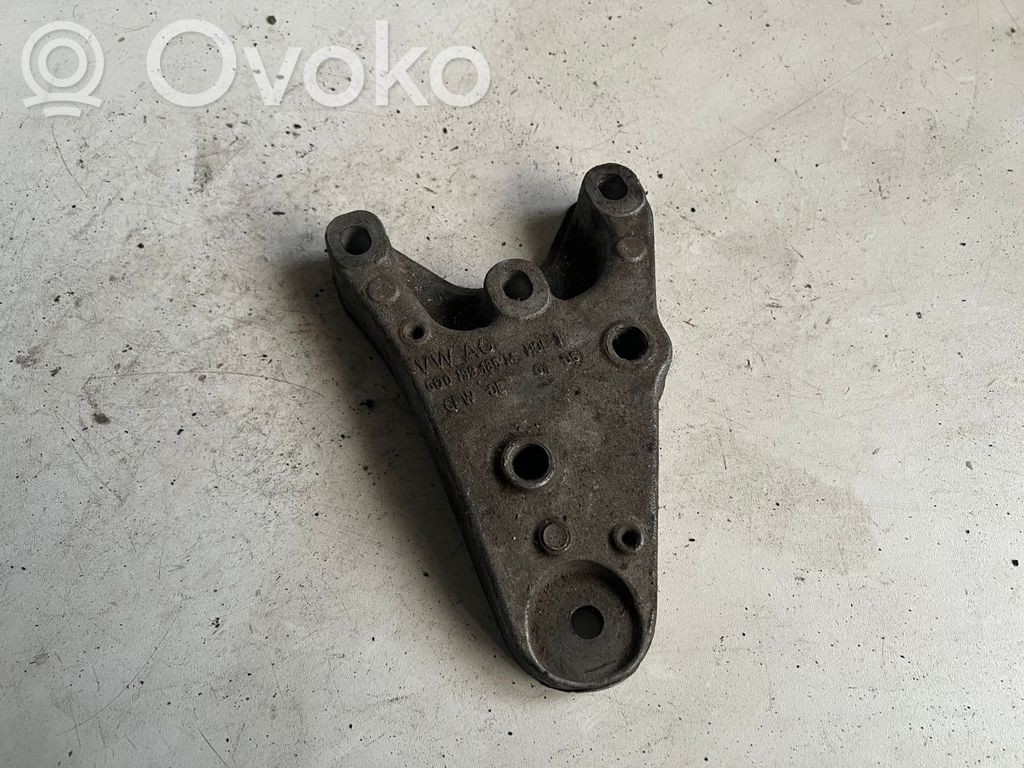 Volkswagen Fox Engine mounting bracket 