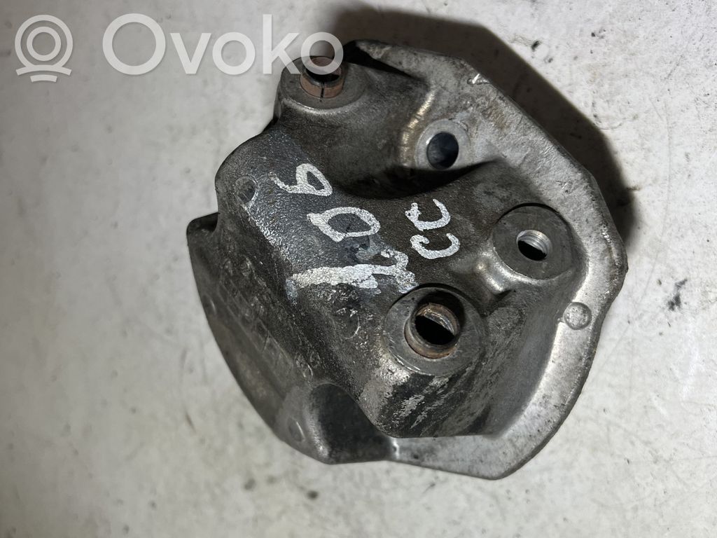 Peugeot 206 CC Engine mounting bracket 