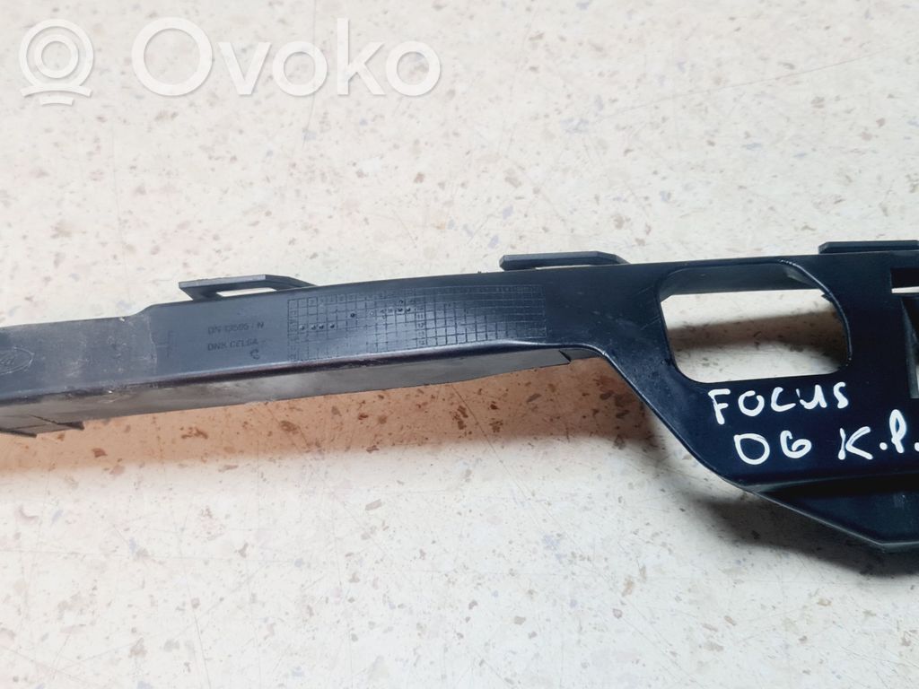 Ford Focus Front bumper mounting bracket 