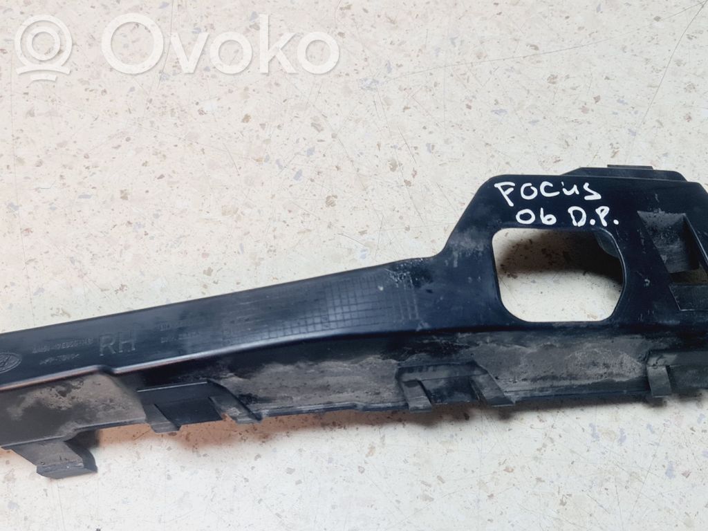 Ford Focus Front bumper mounting bracket 