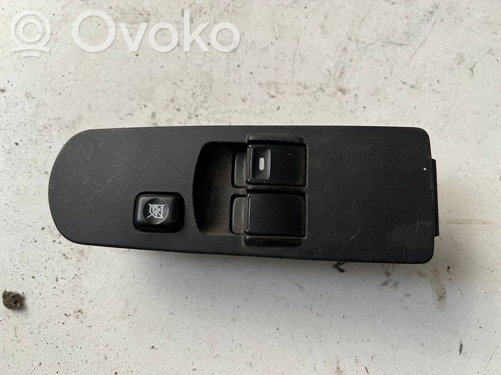 Mitsubishi Colt Electric window control switch 
