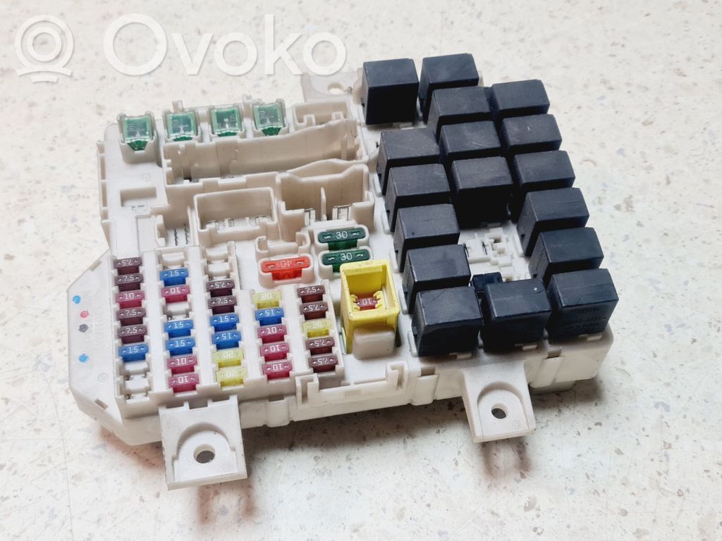 Mitsubishi Colt Módulo de fusible 