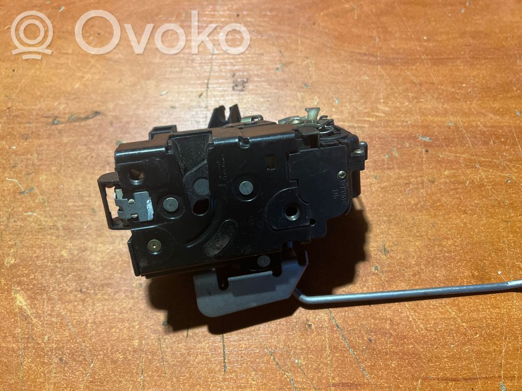 Audi A4 S4 B6 8E 8H Etuoven lukko 