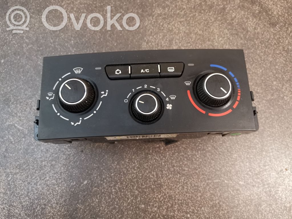 Peugeot 207 Climate control unit 