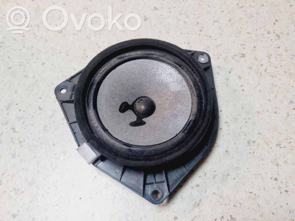 Toyota Corolla E120 E130 Altavoz de la puerta trasera 