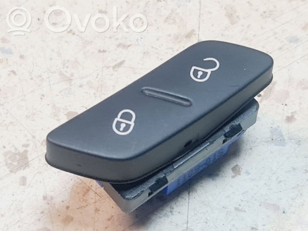 Volkswagen Scirocco Central locking switch button 