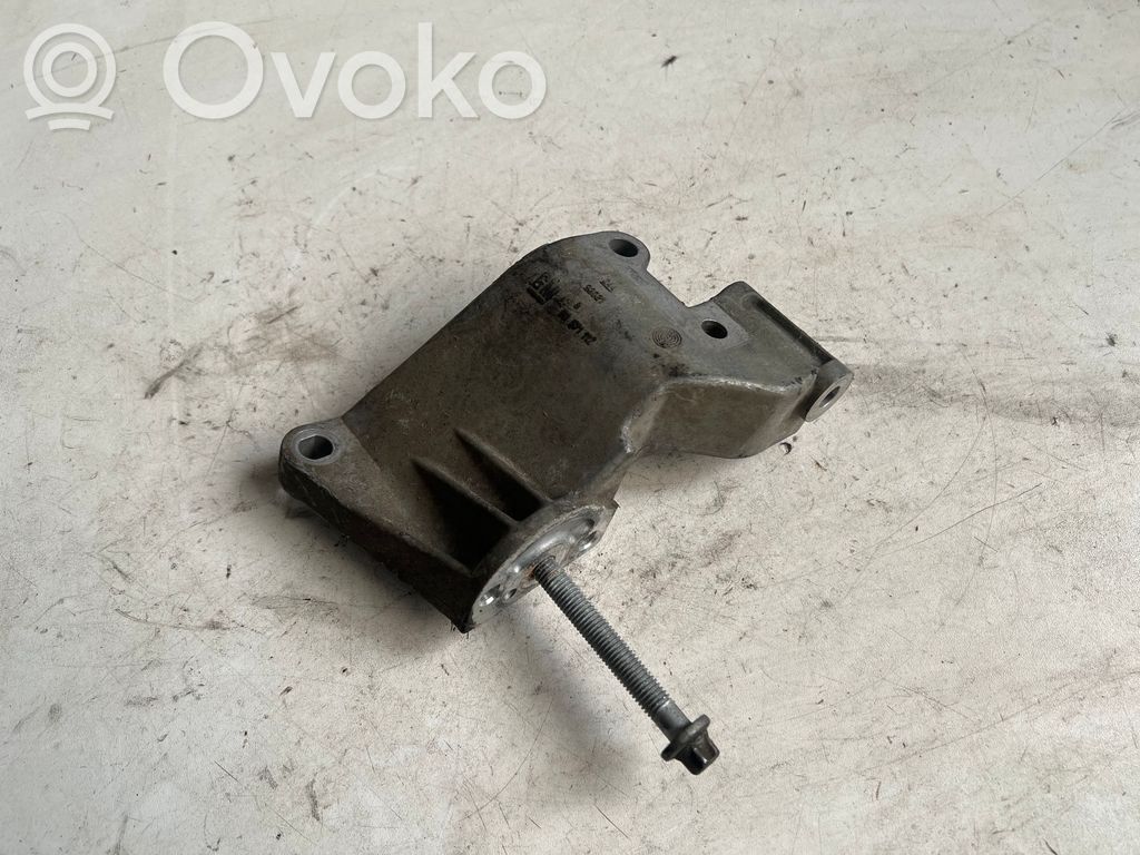Opel Meriva A Generator/alternator bracket 