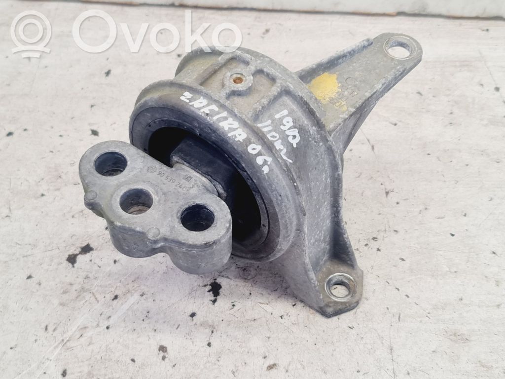 Opel Zafira B Engine mount bracket 