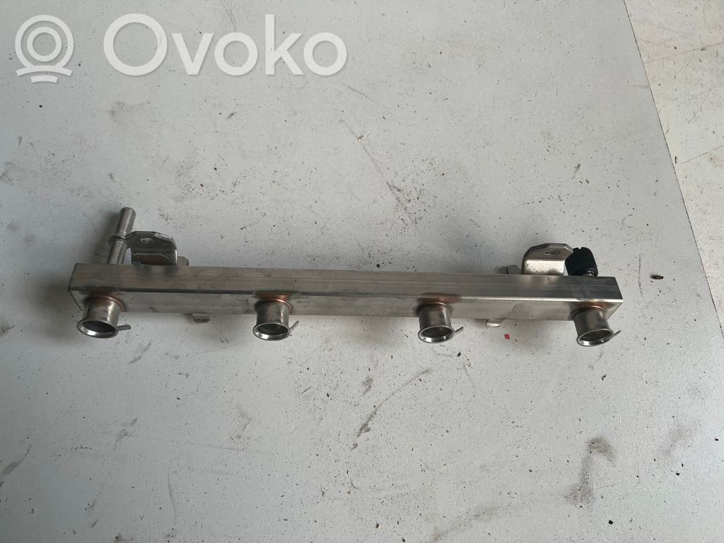 Opel Meriva A Listwa wtryskowa 