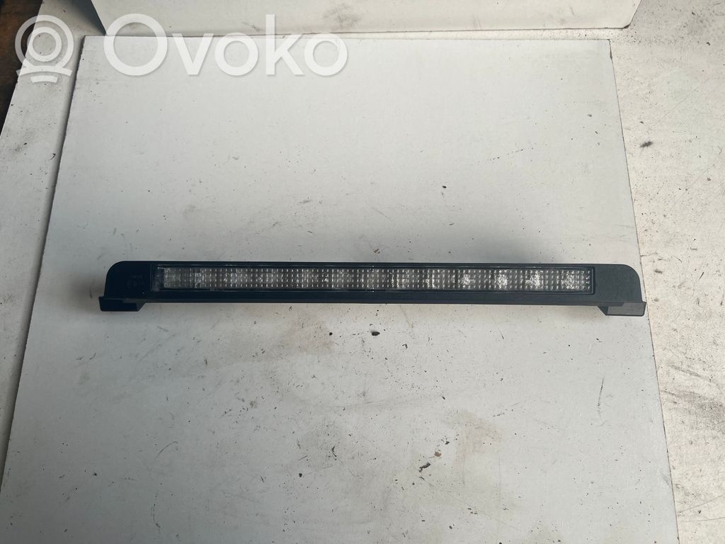 Nissan Almera Tino Trzecie światło stop 