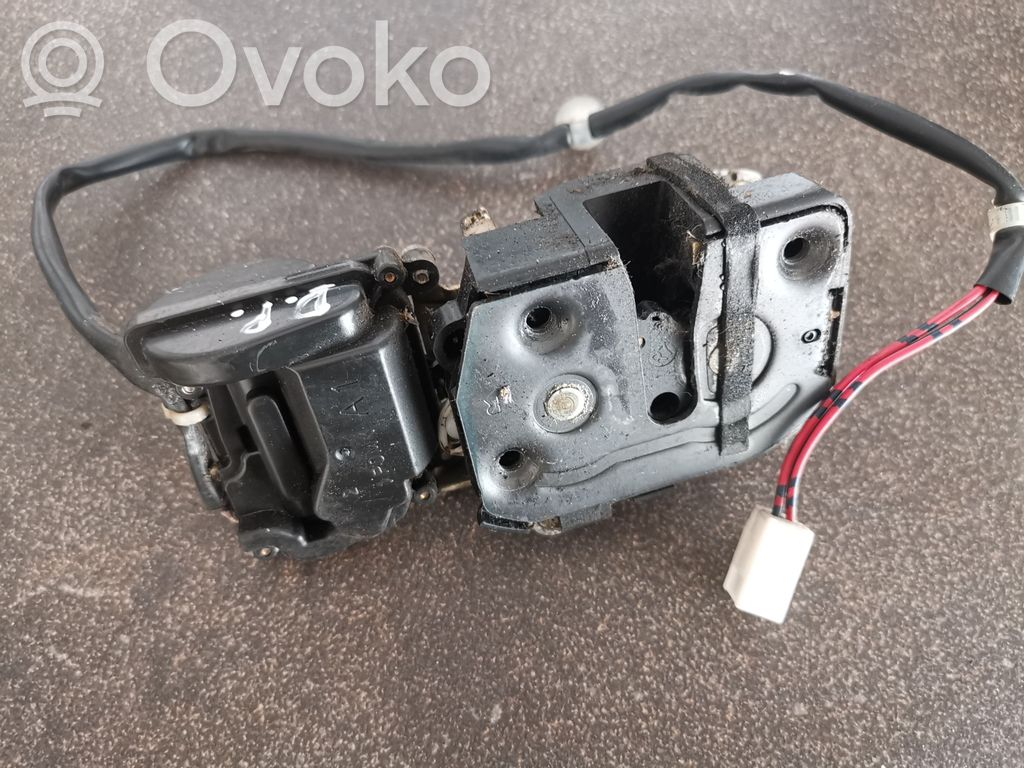 Mazda Premacy Priekšpusē slēdzene 