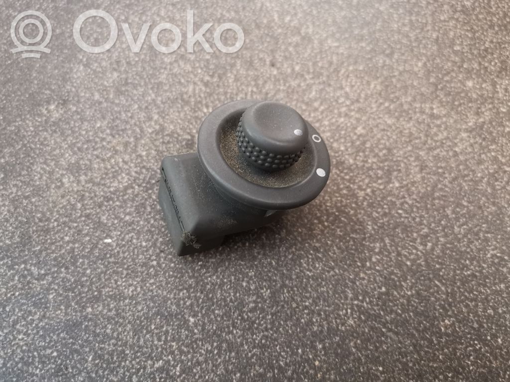 Renault Scenic I Wing mirror switch 