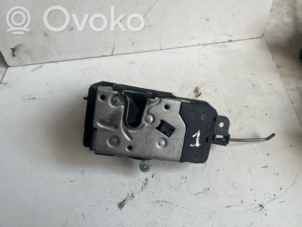 Opel Astra H Etuoven lukko 